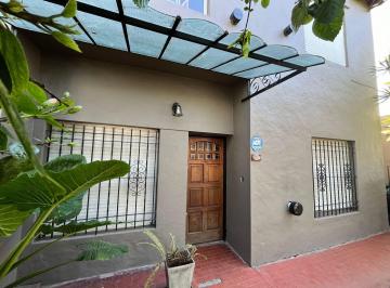 Casa · 150m² · 3 Ambientes · 2 Cocheras · Casa de 3 Ambientes en Venta, Ituzaingó.