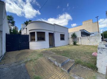 Oficina comercial · 90m² · 4 Ambientes · 1 Cochera · Casa Para Uso Profesional
