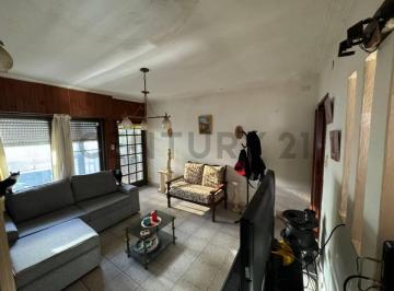 Casa · 90m² · 4 Ambientes · Casa de 2 Dorm. en Venta en Ringuelet - La Plata