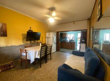 Casa · 108m² · 3 Ambientes · 4 Cocheras · Casa en Venta