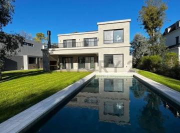 Casa · 263m² · 7 Ambientes · Venta Casa Barrio St Thomas Este - Canning - Ezeiza