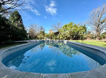 Casa · 270m² · 5 Ambientes · Casa en Venta en Funes