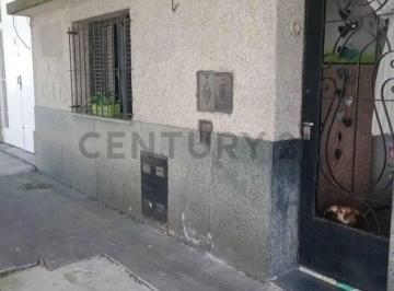 Casa · 66m² · 2 Ambientes · Casa con Patio - Venta
