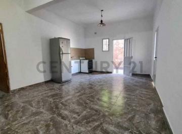 Casa · 47m² · 2 Ambientes · 1 Cochera · Casa PH Planta Baja en Venta en Arroyito, Rosario