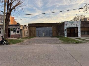 Bodega-Galpón · 200m² · Galpón en Venta Al Frente se Ofrece Galpón en Venta de Una Superficie Cubier.