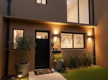 Casa · 115m² · 4 Ambientes · Casa a Estrenar en Roldan