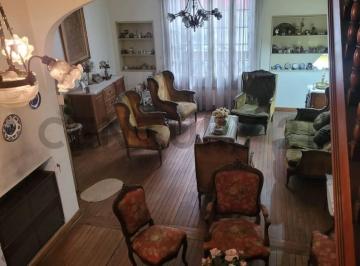 Casa · 362m² · 5 Ambientes · 1 Entre 55 y 56. Venta de Casa 5 Ambientes, La Plata.