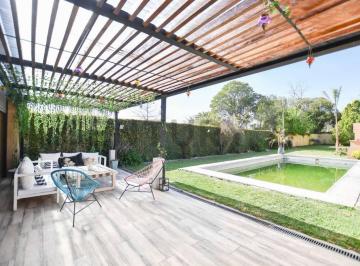 Casa · 230m² · 5 Ambientes · Casa en Venta