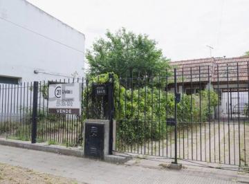 Casa · 120m² · 3 Ambientes · Venta de 2 Casas de 3 Ambientes y 2 Ambientes, en Tolosa, La Plata (Calle 521 E/5 y 6).