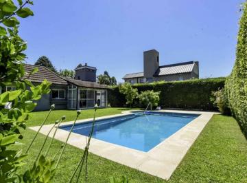 Casa · 101m² · 4 Ambientes · 2 Cocheras · Venta Casa en Country Club Las Lajas, 4 Ambientes con Pileta. General Rodriguez