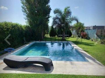 Departamento · 200m² · 5 Ambientes · 1 Cochera · Departamento en Venta