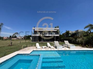 Casa · 211m² · 5 Ambientes · Casa en Venta