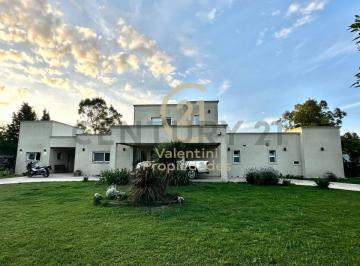 Casa · 270m² · 5 Ambientes · Casa en Venta