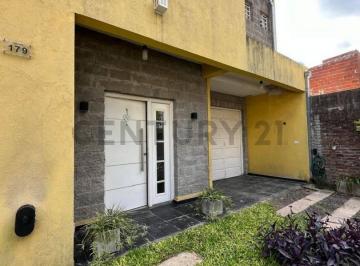 Casa · 204m² · 5 Ambientes · 2 Cocheras · Venta Casa Padua 5 Ambientes