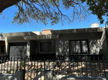 Casa de 5 ambientes, Córdoba · Vendo Casa de 2 Dorm en Santa Isabel 2da Secc Apta Bancos
