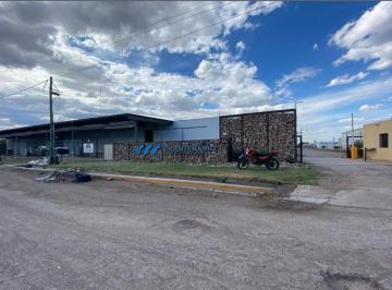 Bodega-Galpón · 840m² · 5 Ambientes · 4 Cocheras · Galpón en Parque Bicentenario