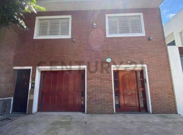 Casa · 154m² · 9 Ambientes · 119 Entre 72 y 73 PH de 3 Dorm. en Venta