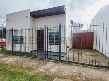 Casa · 75m² · 3 Ambientes · 2 Cocheras · Venta Duplex 3 Ambientes Los Pinares Mar del Plata