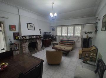 Casa · 188m² · 6 Ambientes · 1 Cochera · Casa 6 Ambientes Zona Plaza Colon
