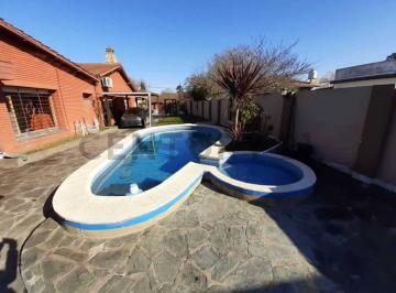 Casa · 258m² · 4 Ambientes · 5 Cocheras · Venta Casa Cuatro Ambientes con Piscina, Barrio López de Gomara, Mar del Plata
