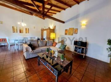 Casa · 114m² · 3 Ambientes · Venta Casa 3 Ambientes con Gran Parque, Caisamar, Mar del Plata