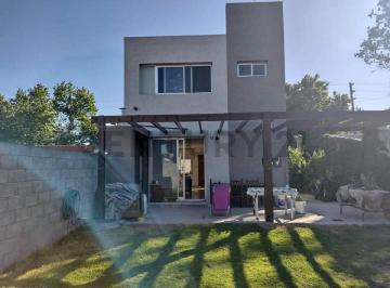 Casa · 85m² · 3 Ambientes · Casa en Venta