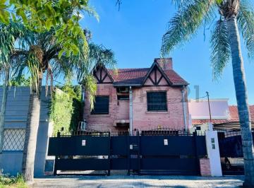 Casa · 192m² · 5 Ambientes · Venta Casa 5 Ambientes Castelar Sur