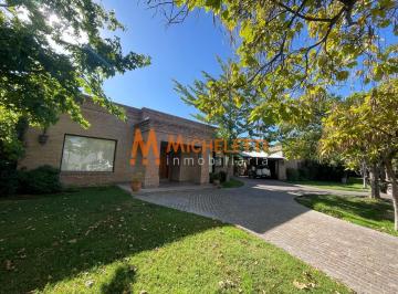 Bodega-Galpón · 310m² · 10 Ambientes · 2 Cocheras · Casa - Chacras de Coria