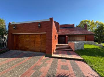 Casa de 9 ambientes, Maipú · Alquilo 2 Casas con Piscina y Gran Parque Usd 2000 X Mes