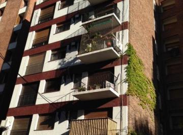 Departamento de 2 ambientes, San Isidro · Martínez, Vias a Libertador. Depto de 2 Amb con Cochera Cubierta. Muy Luminoso.