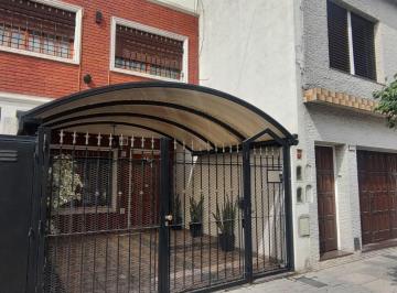 Casa de 4 ambientes, Liniers · Duplex de 4 Ambientes con Cochera Fondo Parrilla Suite Impecable Estado