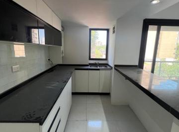 Departamento · 80m² · 3 Ambientes · 1 Cochera · Venta 3 Amb Al Frente Lanús. 84 m².