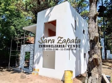 Casa de 4 ambientes, Costa del Este · Av 2 E/ Orquídeas y Violetas Costa del Este Dúplex 4 Amb Vende Sara Zapata