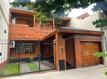 Casa de 4 ambientes, Villa Luro · Casa Sobre Lote de 8,66 X 26,50 Cochera 2 Autos Playroom Pileta Suite Vestidor