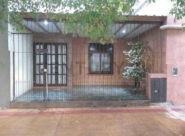 PH · 108m² · 1 Cochera · PH Al Frente de Dos Dorm. en Venta en La Plata