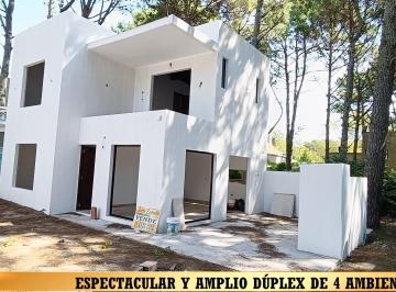 Casa de 4 ambientes, Costa del Este · Av Interbalnearia E/ Avdas. 4 y 5 Costa del Este Dúplex 4 Amb Vende Sara Zapata