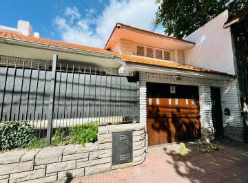 PH · 122m² · 4 Ambientes · 1 Cochera · PH en Garay 2600 de Cuatro Ambientes con Quincho y Garage