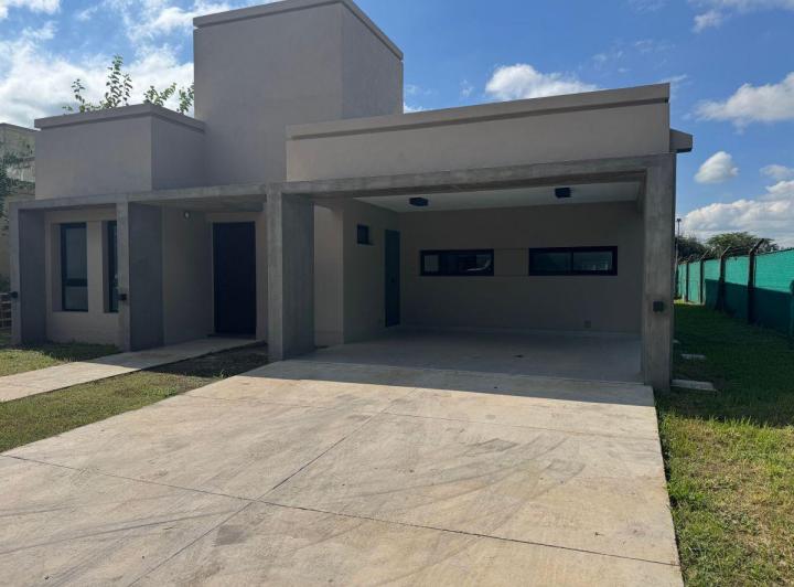 Casa · 190m² · 8 Ambientes · 2 Cocheras