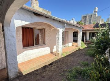 Casa · 132m² · 5 Ambientes · 1 Cochera · Casa 5 Amb. en Venta en Remedios de Escalada