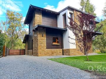 Casa · 126m² · 4 Ambientes · 1 Cochera · Casa en Venta 4 Ambientes en Barrio Cerrado, Barrancas de Melipal, Bariloche