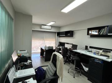 Oficina comercial · 80m² · 3 Ambientes · Oficina en Alquiler en Floresta