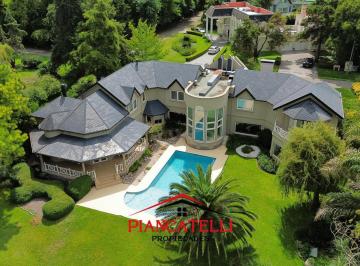 Casa · 700m² · 7 Ambientes · 8 Cocheras · Venta de Casa 7 Ambientes en San Diego Moreno