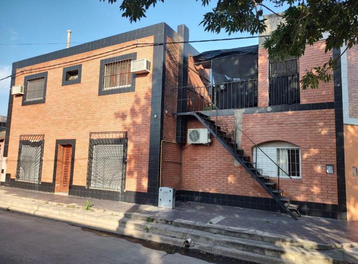 Casa · 282m² · 7 Dormitorios