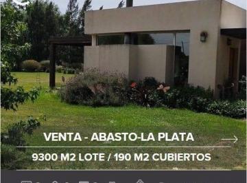 Casa · 160m² · 4 Ambientes · Casa Moderna en un Excelente Entorno, Ubicada en Abasto, a Media Hora de La Plata y 20´de Cit.