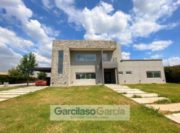 Casa · 270m² · 4 Ambientes · 1 Cochera · Casa en Venta en La Alameda, Canning, Ezeiza