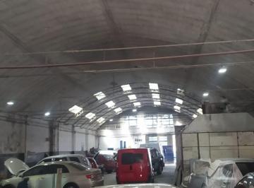 Bodega-Galpón · 1034m² · 3 Ambientes · Galpón en Bernal con Salida a 2 Calles