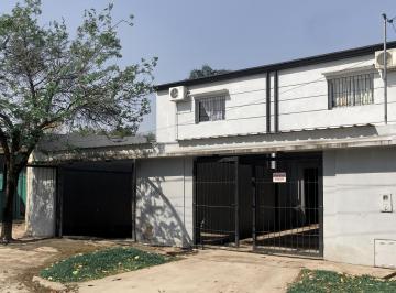 Casa · 4 Ambientes · 2 Cocheras · Dúplex en Barrio Apunt