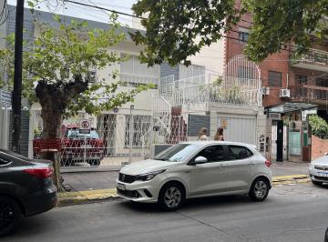 Casa · 290m² · 6 Ambientes · 1 Cochera · Casa Venta Ramos Mejia