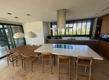 Casa · 480m² · 8 Ambientes · 4 Cocheras · Espectacular Casa Al Agua en Virazón en Alquiler