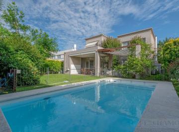 Casa · 234m² · 7 Ambientes · Casa con 3 Dorm. en Venta en Los Sauces - Nordelta